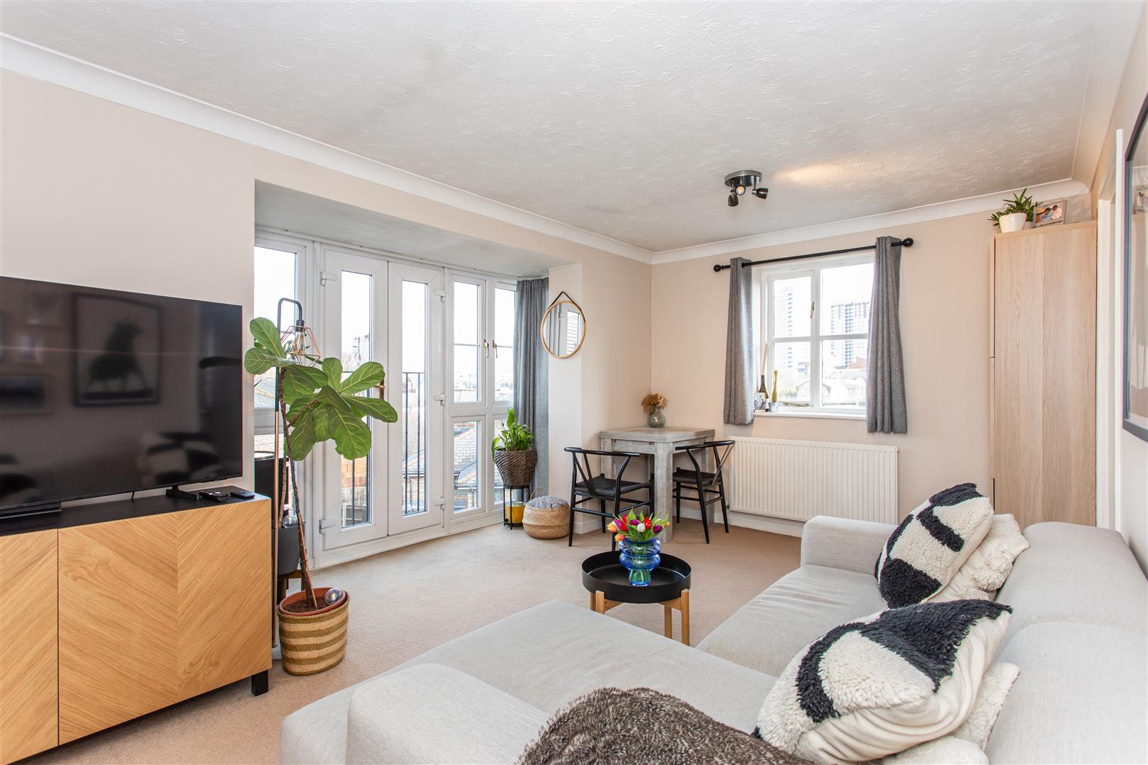 2 bed property in Ireton Street, Bow